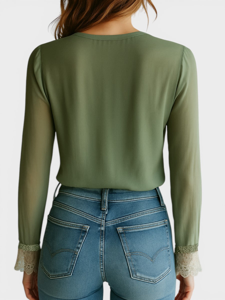 AITANA™ Blusa de encaje floral  