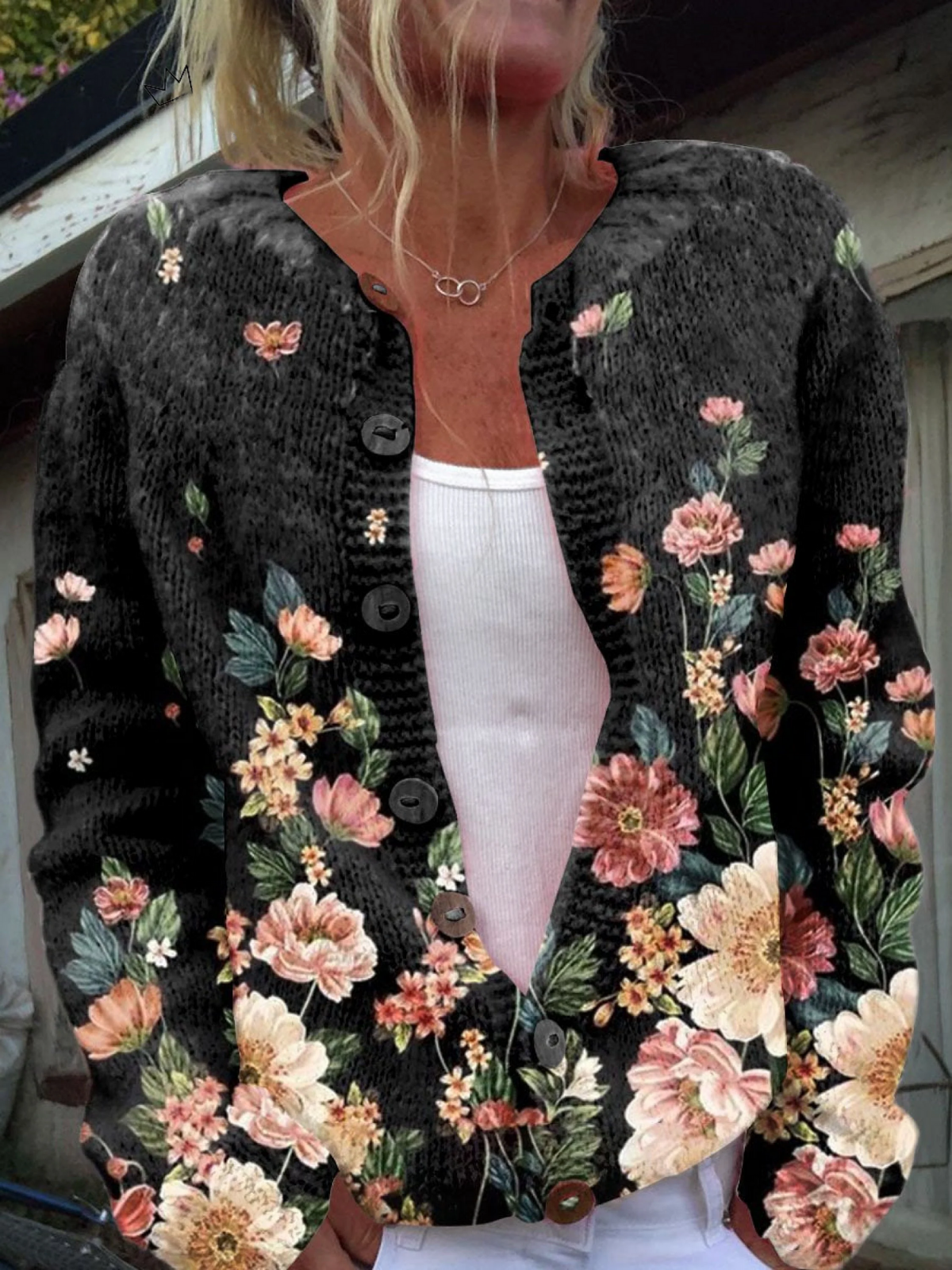 Isabella | Cárdigan Negro Floral Mónica