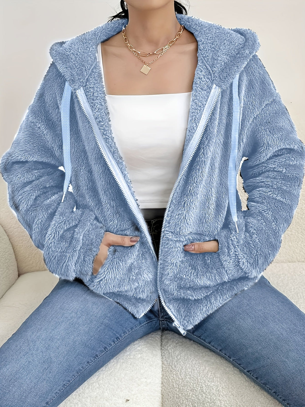 Chaqueta Laura en azul claro, detalle