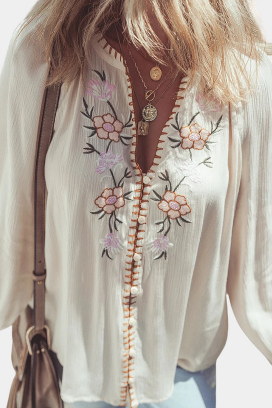 LUCIA™ Tierra Encantadora: La Blusa que te sorprenderá