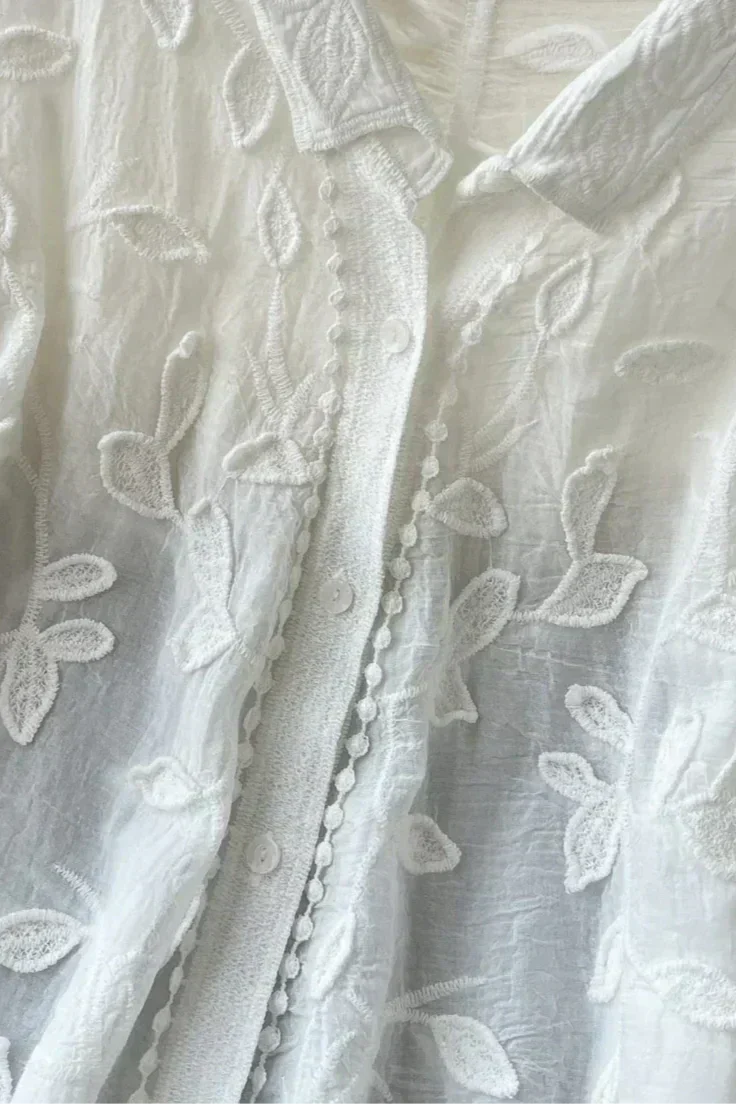 LORENA™ Encantada: Camisa de Encaje Bordado 