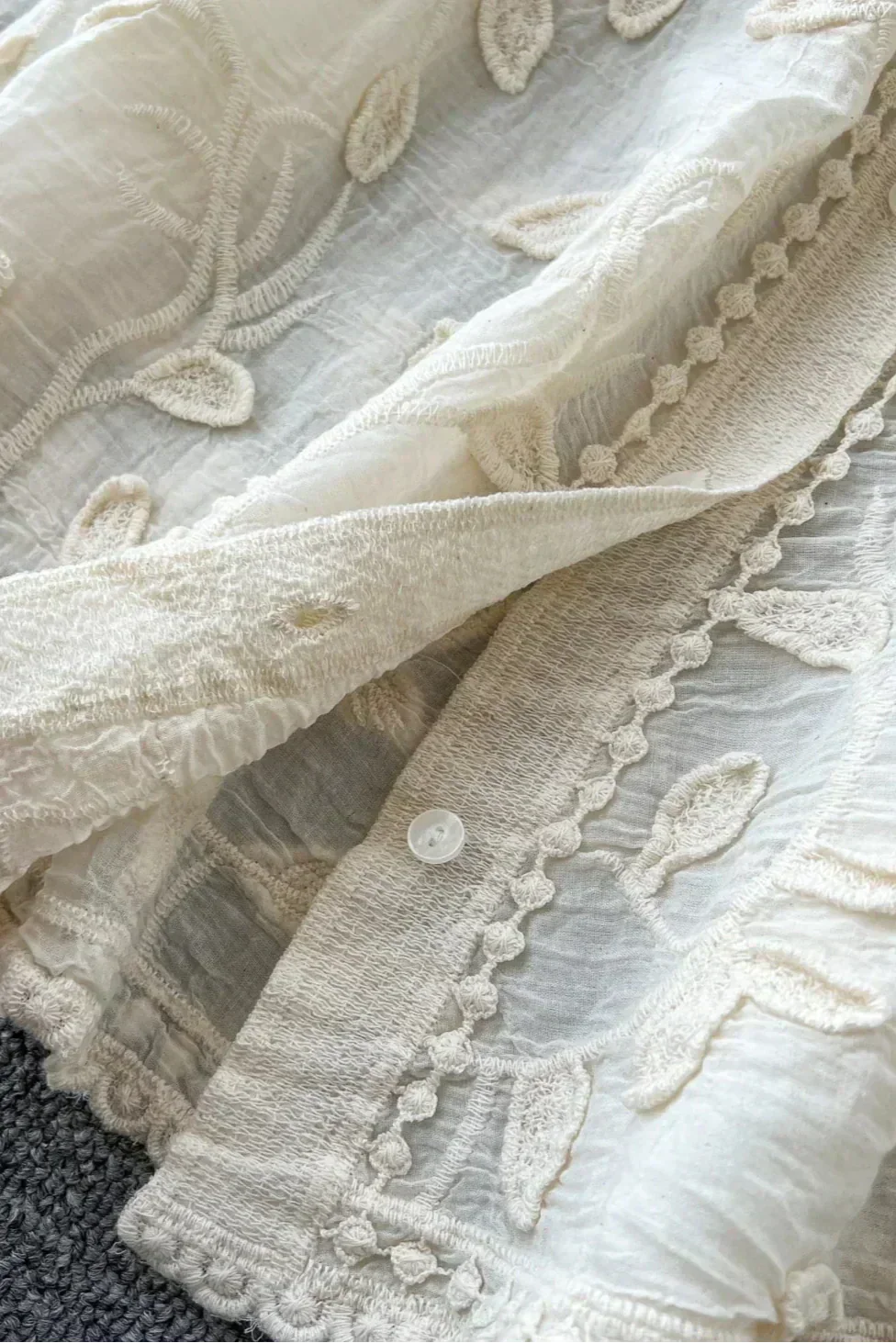 LORENA™ Encantada: Camisa de Encaje Bordado 