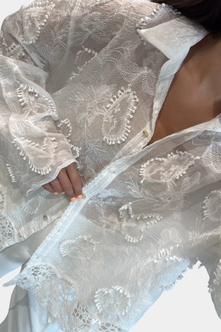 LORENA™ Encantada: Camisa de Encaje Bordado 