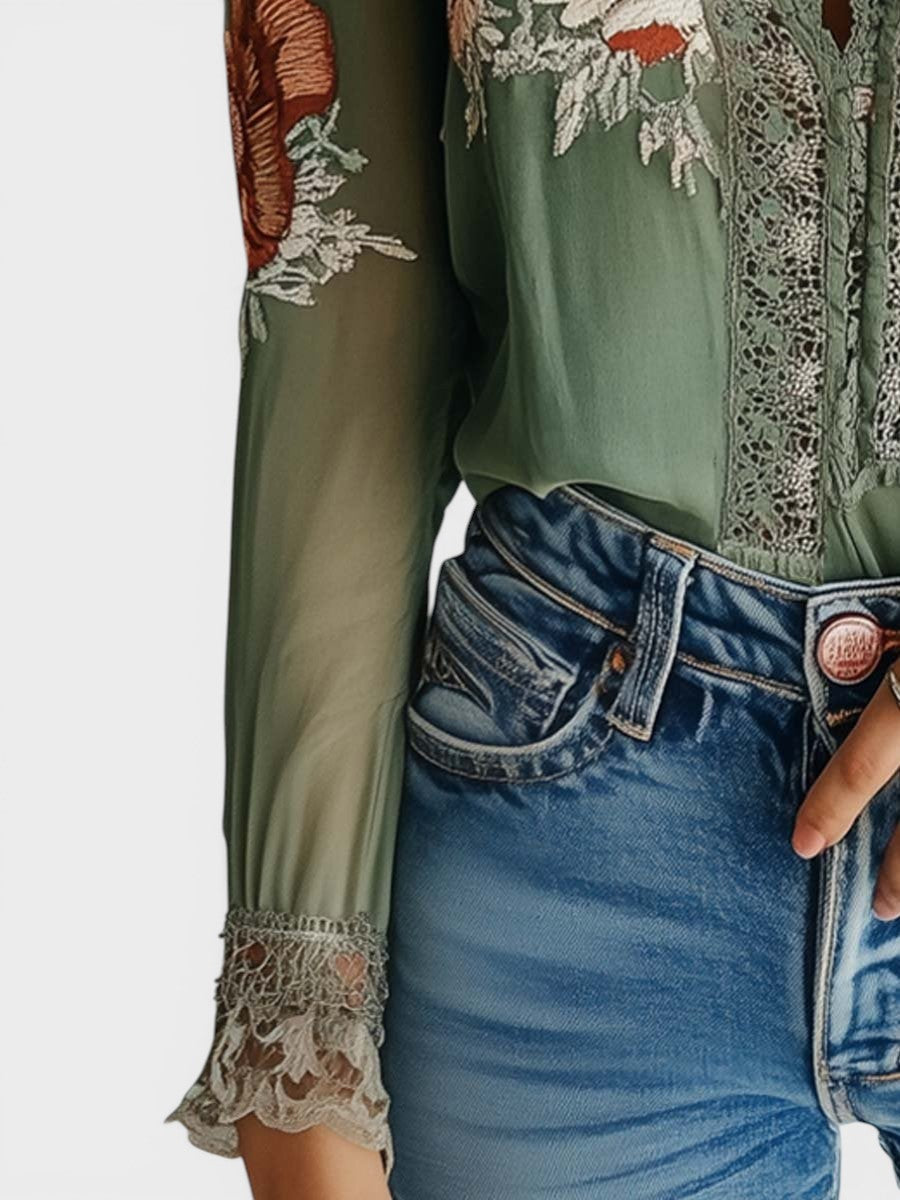 AITANA™ Blusa de encaje floral  