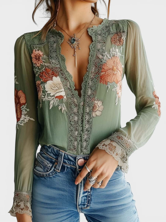 AITANA™ Blusa de encaje floral  