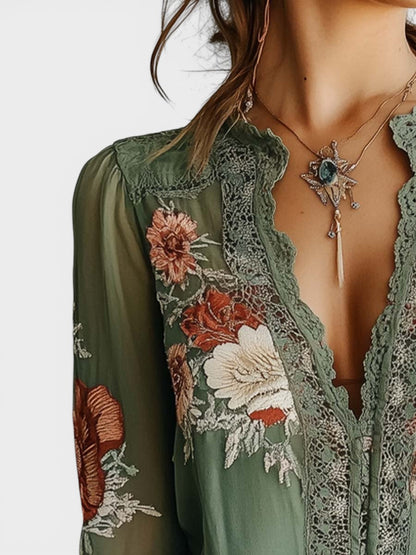 AITANA™ Blusa de encaje floral  