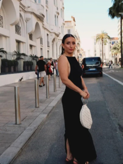Dalia Vestido Maxi Negro con Detalle de Cadena Dorada